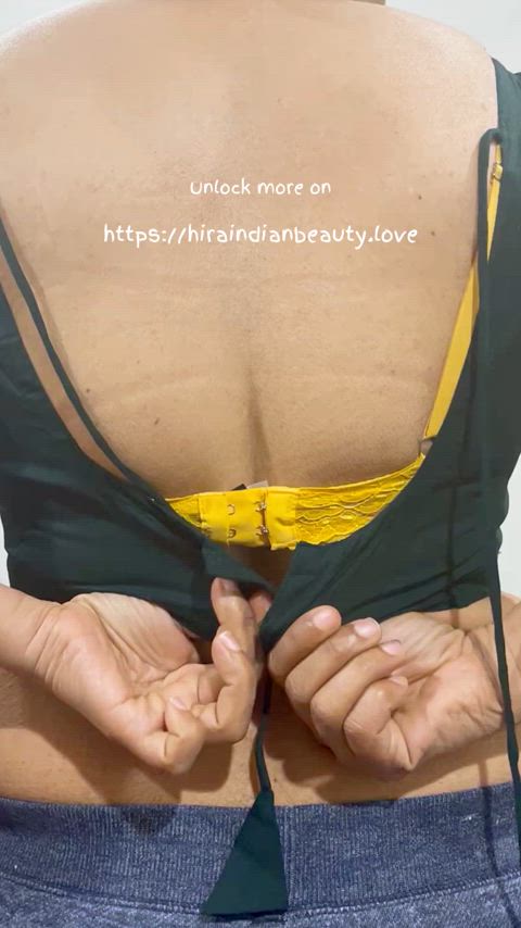 bra desi downblouse dressing room hotwife housewife indian milf saree sexy real-indian-goddess