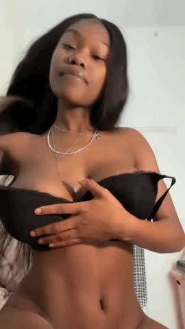 big tits boobs ebony women-of-color gif