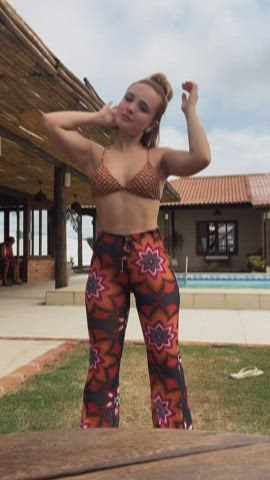 Brazilian Celebrity Dancing Teen TikTok gif