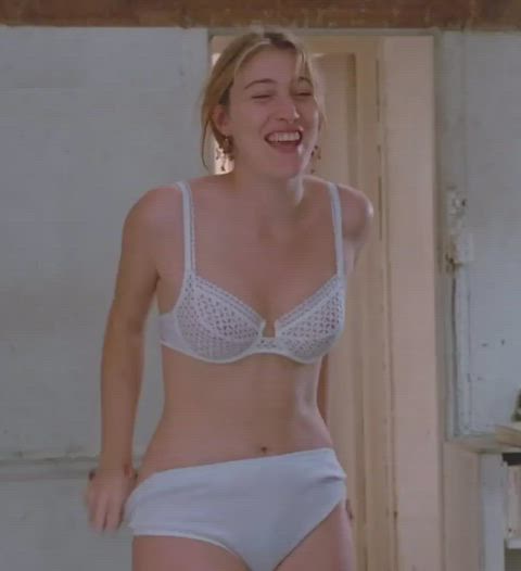 Valeria Bruni Tedeschi full frontal in French film 'Forget Me (1994)'