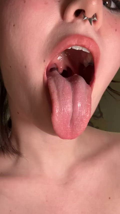 my tongue and throat are magical ✨