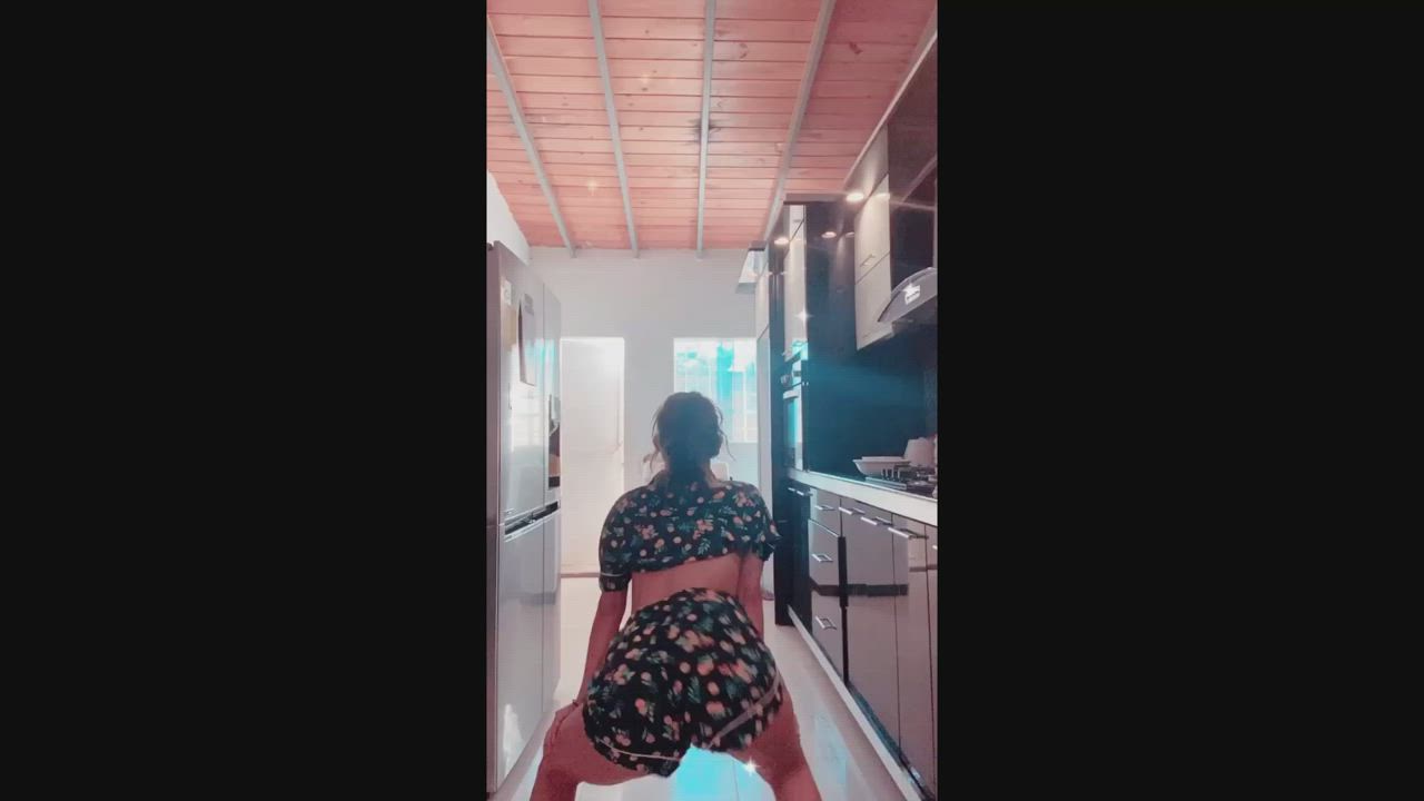 Booty Shaking Twerking gif