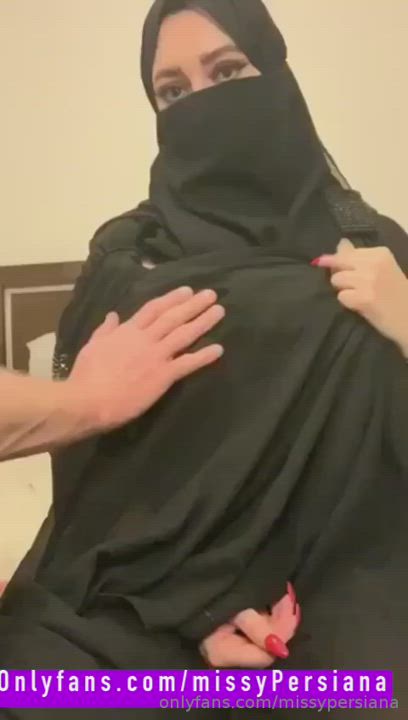Arab Big Tits Hijab Muslim gif