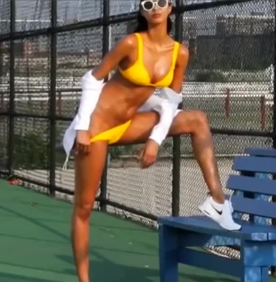 Lais Ribeiro GIF - 37