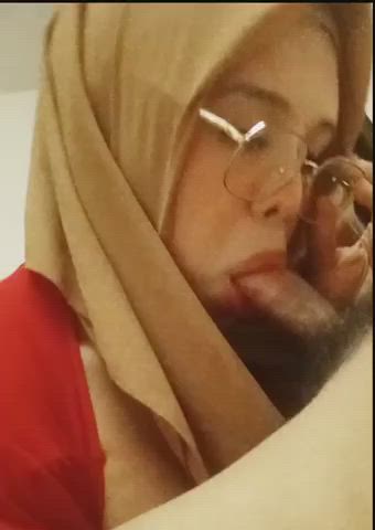 Blowjob Glasses Hijab Indonesian Malaysian gif