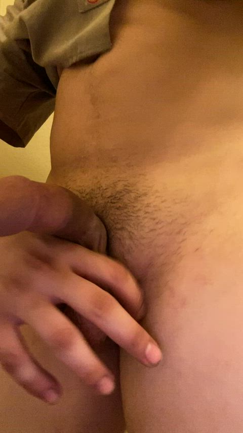 Love squeezing my nuts