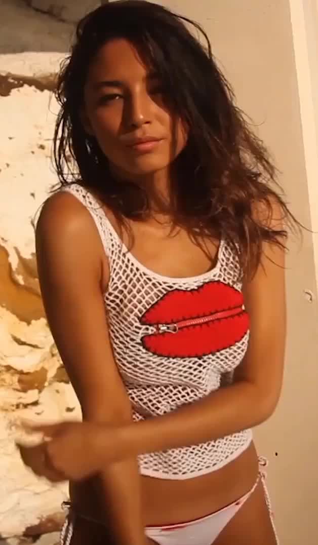 Jessica Gomes GIF - 111