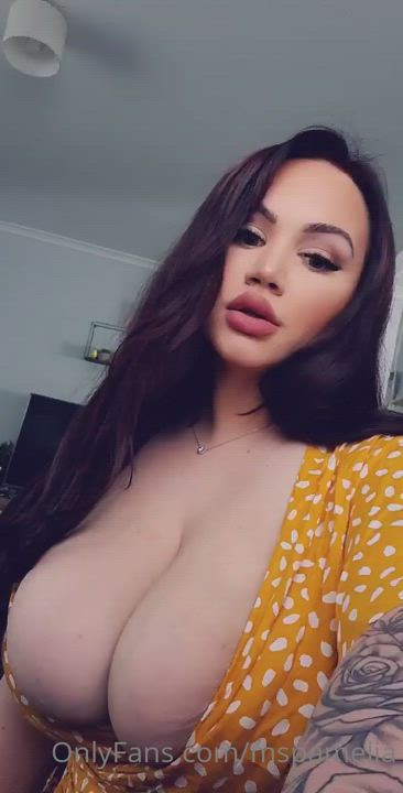 Big Tits Bouncing Tits Huge Tits gif