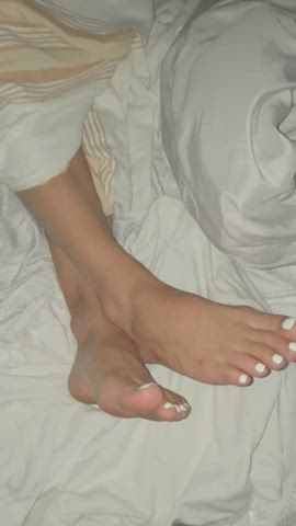 Cumshot Feet Wife gif