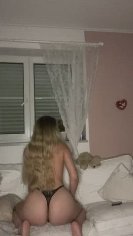 amateur ass big ass blonde naked nude pillow humping twerking xvideos gif