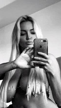 Lindsey Pelas Nude