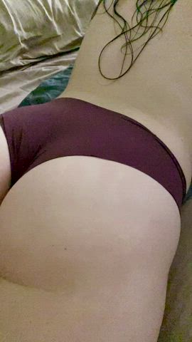 On Sundays, we have cake [f]or breakfast 🎂🍑