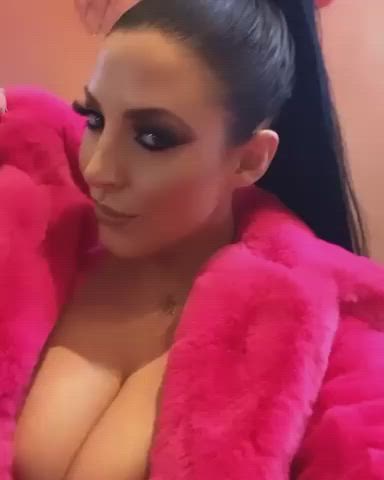 Angela White Big Tits Boobs Cleavage Close Up Natural Tits Pornstar Tits gif