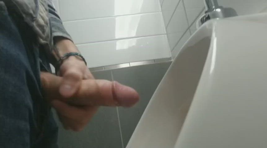 Urinal Cumshot