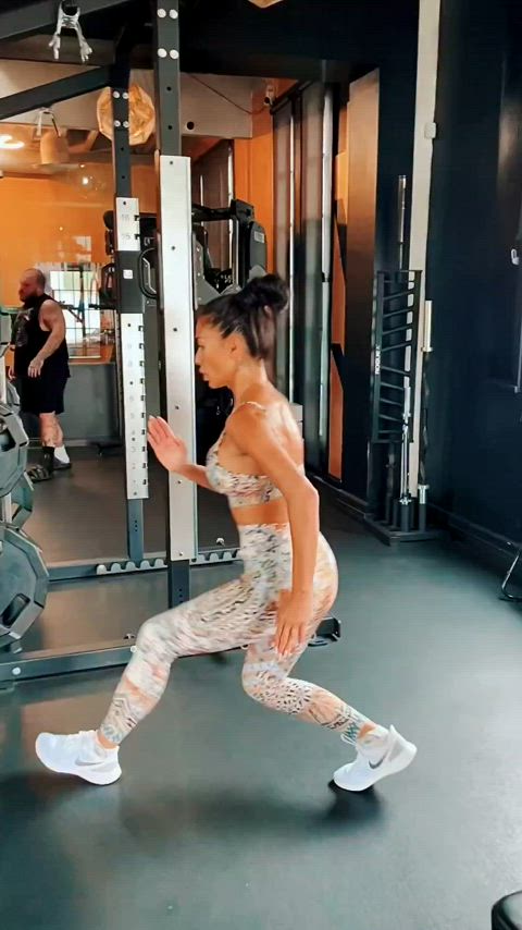 ass big tits brunette fake tits model nicole scherzinger spandex workout gif