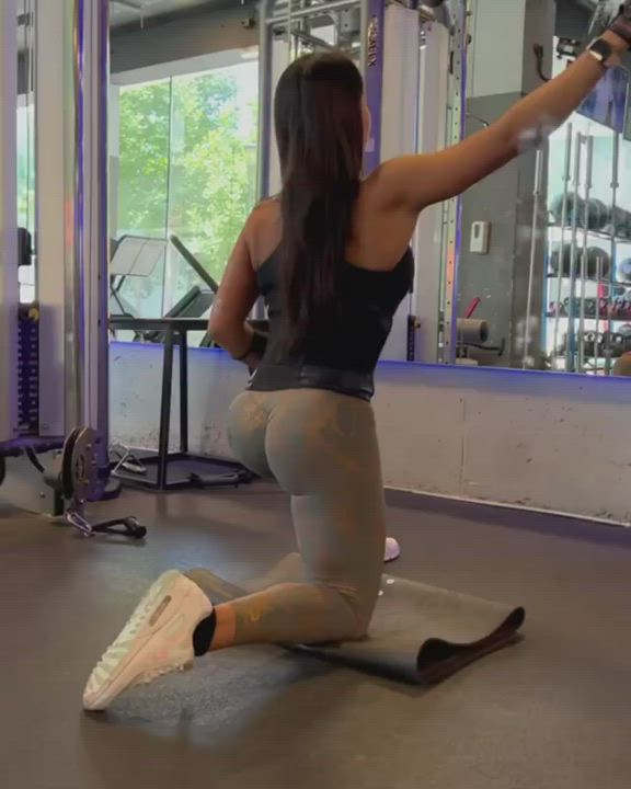 Big Ass Gym Latina gif