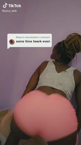 Ebony Shorts TikTok Twerking gif