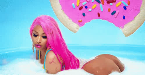 bath bubble butt celebrity ebony nicki minaj wet gif