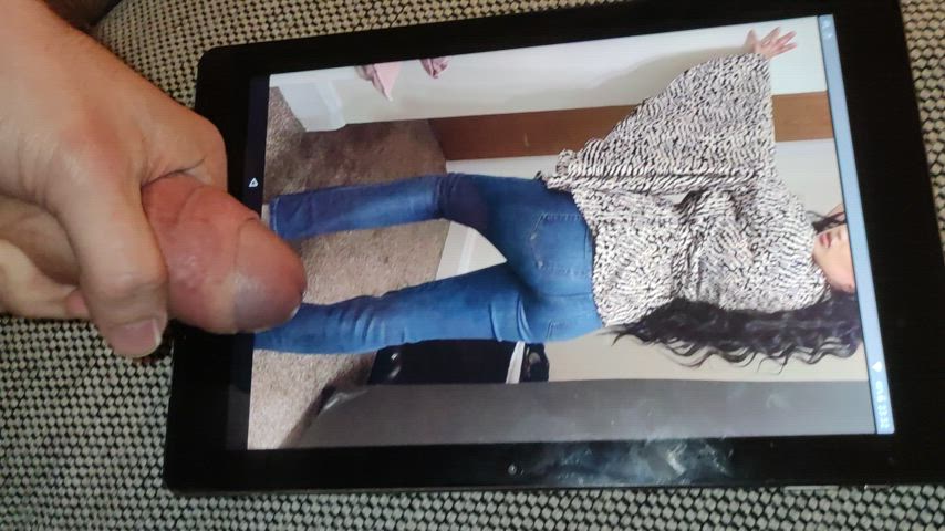 Cum tribute for an ass in jeans