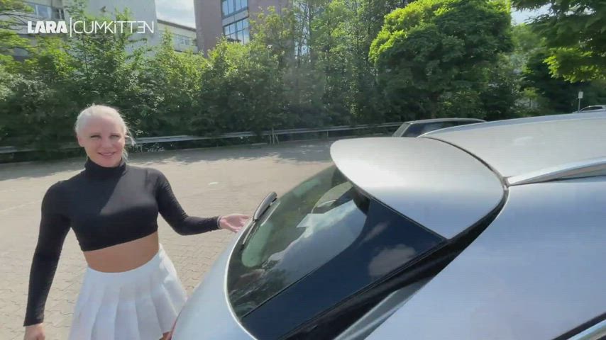 Beautiful german Slut Lara Cumkitten peeing in public