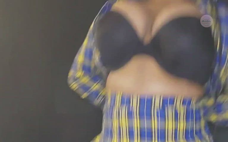 Do you like watching these titties bounce?