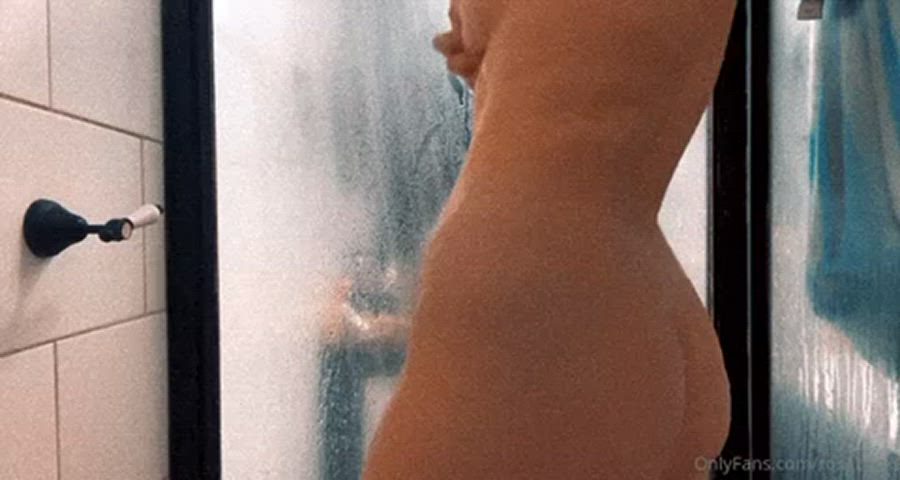 Love me a warm shower 💦💦