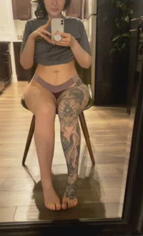 american booty busty milf muscles muscular girl russian tattoo white girl gif