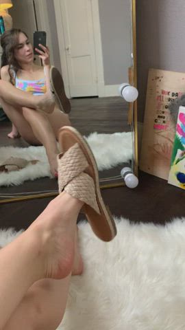 babe foot fetish shoes soles toes gif
