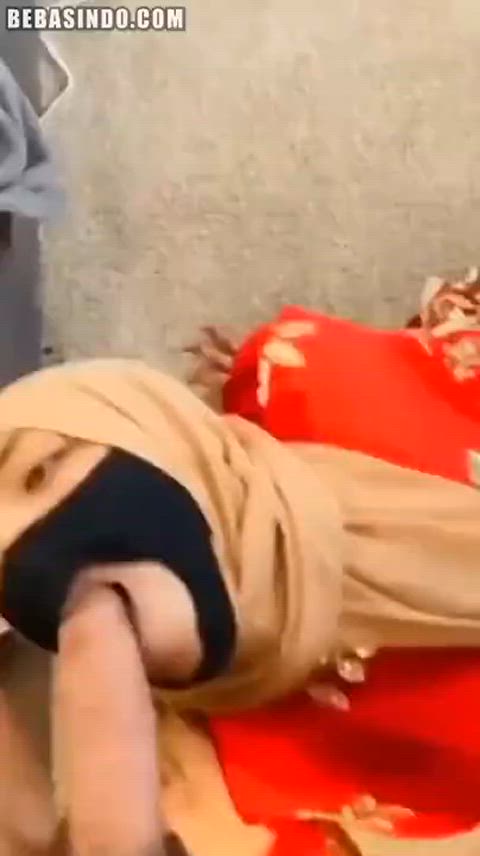 Hijabi pleases her Master