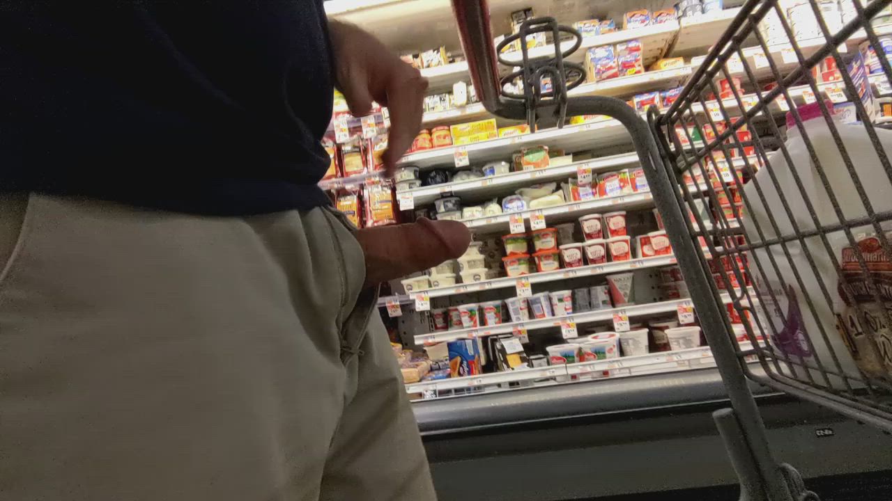 Al[M]ost caught in the grocery store