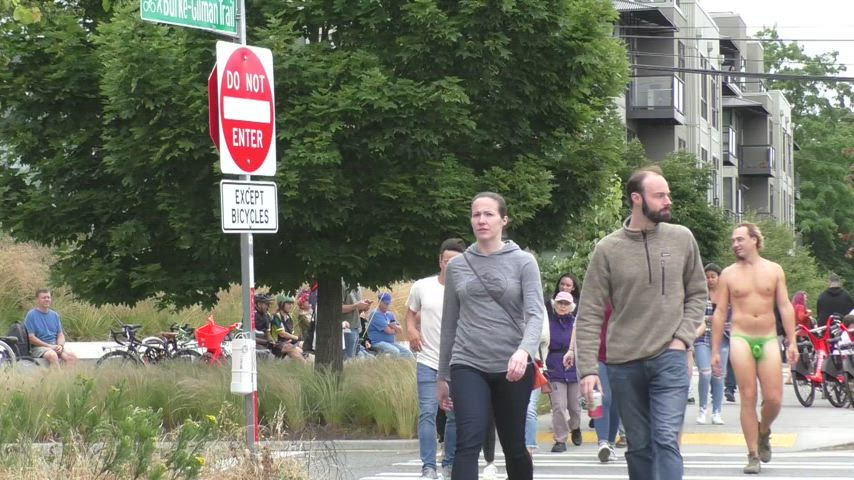 Seattle woman waking naked in public