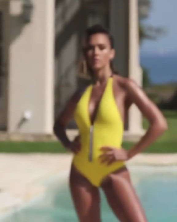 Babe Babes Celebrity Jessica Alba Latina Model Pretty Swimsuit Tanned gif