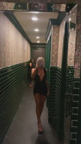 Amateur Big Ass Blonde College Dress High Heels Natural Tits Thighs gif