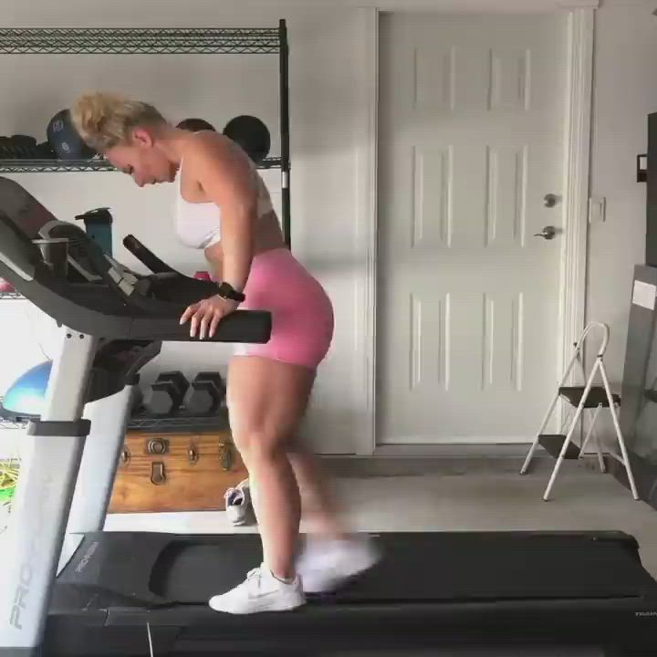 Fitness Gym Muscular Girl Muscular Milf Workout gif
