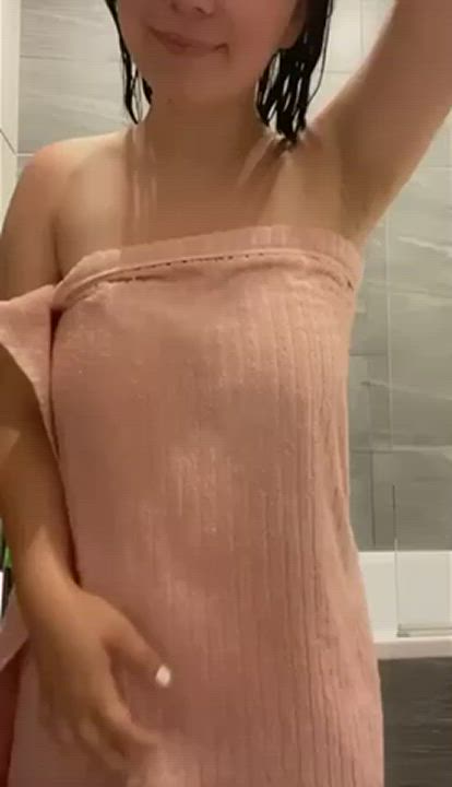 Areolas Ass Bathroom Big Nipples Brunette Huge Tits Shaved Pussy gif