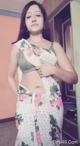 Super 😍sexy Indian 🍑girl show her 💋nudity and 💋fingering full video