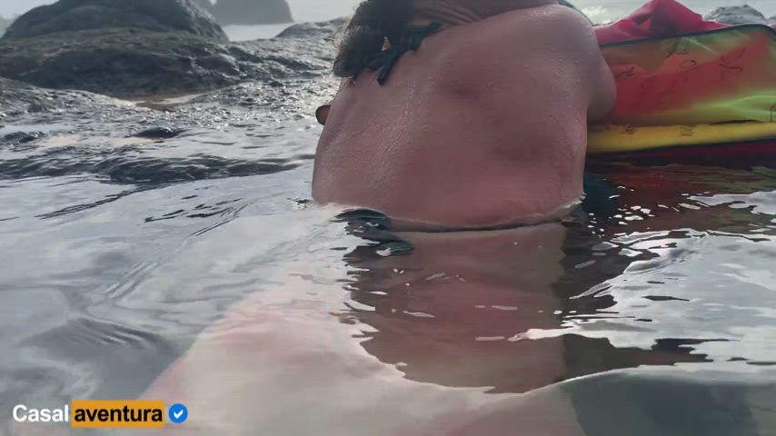 Public underwater sex near people
