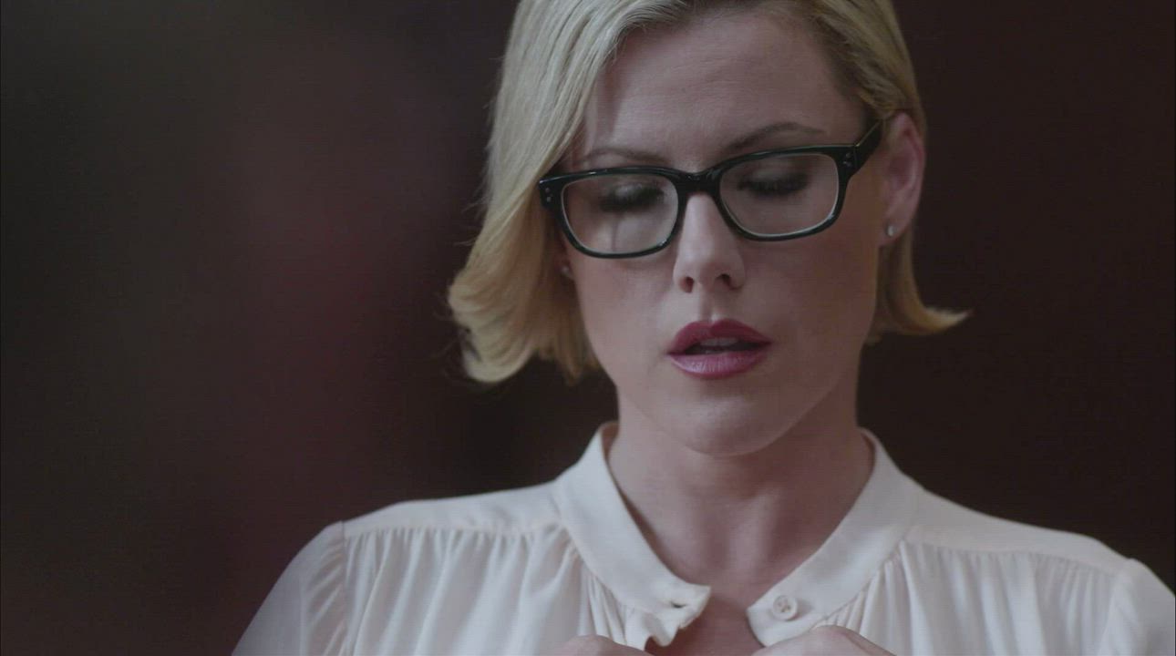 Kathleen Robertson (Murder in The First) in Boss