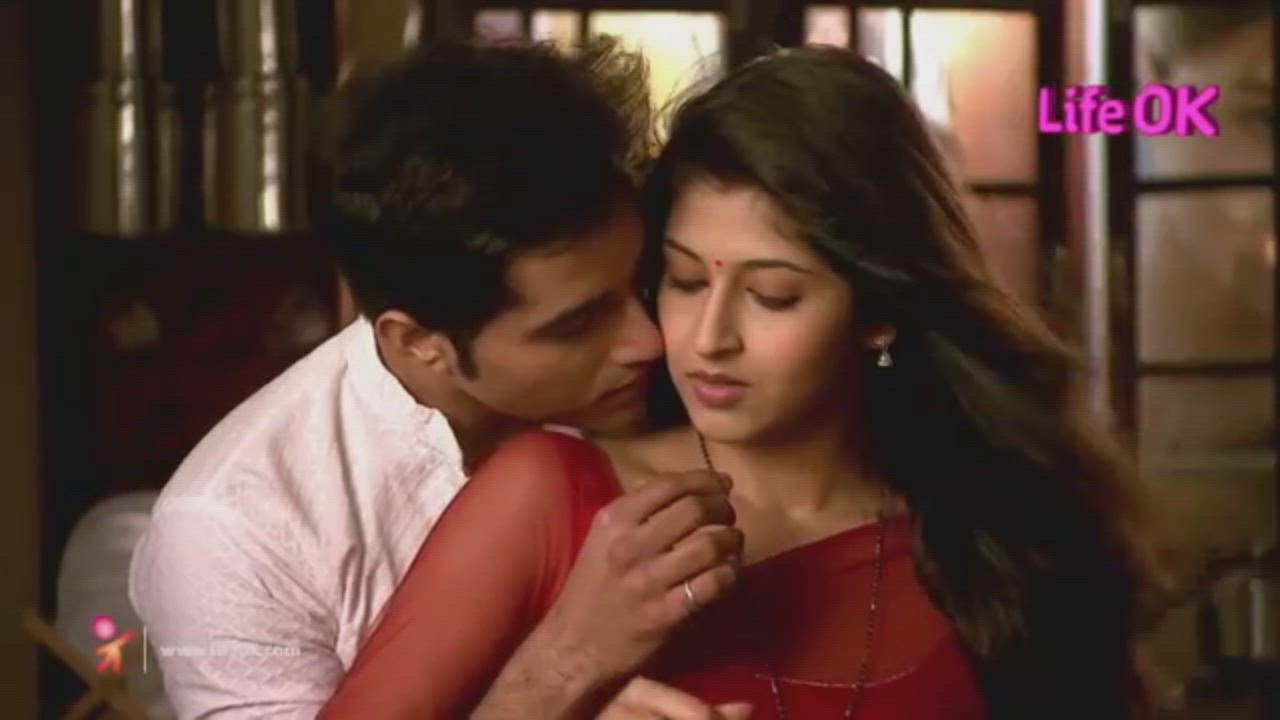 Sonarika Bhadoria Hot red saree in Tv Serial!