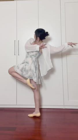 asian cute dancing gif