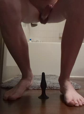 I LOVE suction cup butt plugs!