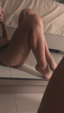 Me and my nude feet 😋
