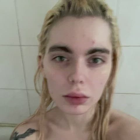 Bath Blonde Green Eyes Lips Pale Wet gif