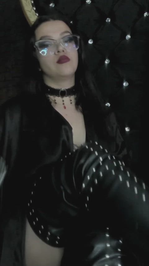 femdom latina master/slave mistress slave submission submissive latinas gif