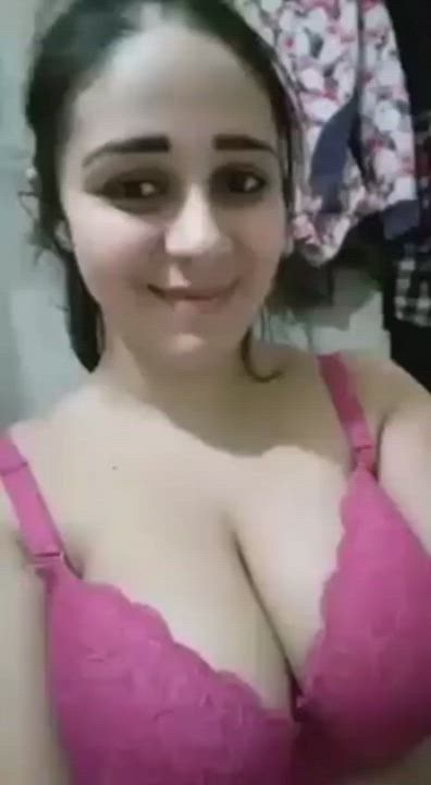 ?gorgeous and ?cute ?girl show her big ?boobs video