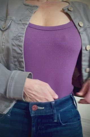 Boobs Braless Nipples Tease gif