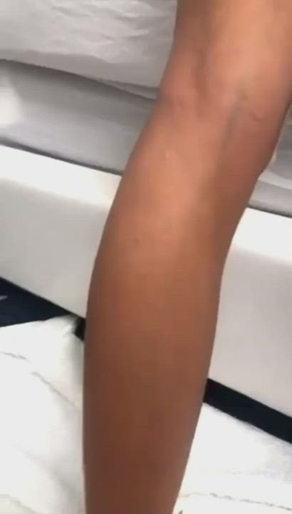 Cum pouring down the leg