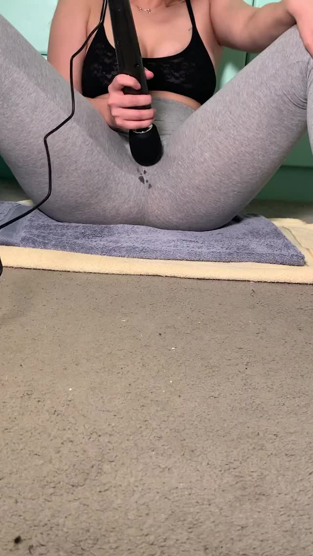 This is why my grey leggings are my favourite ? [22]