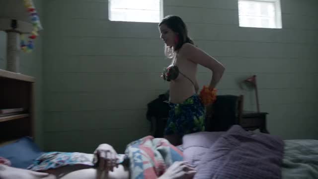 /r/celebrityplotarchive - Rachel Rosenstein in Shameless (TV Series 2011– ) [S06E08]