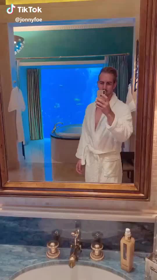 Instagram: Jonnyfoe #dubai #travel #atlantis #bathroom #tiktok #forme #featureme